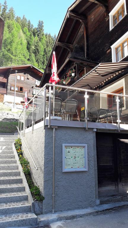 Hotel-Restaurant Drei Tannen Bellwald Bagian luar foto