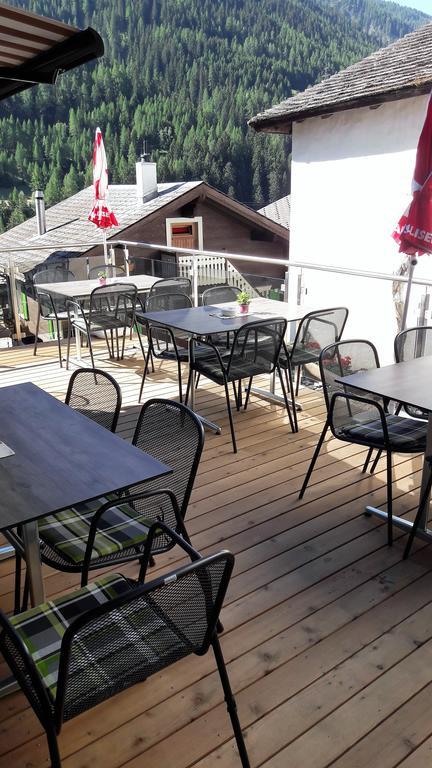 Hotel-Restaurant Drei Tannen Bellwald Bagian luar foto